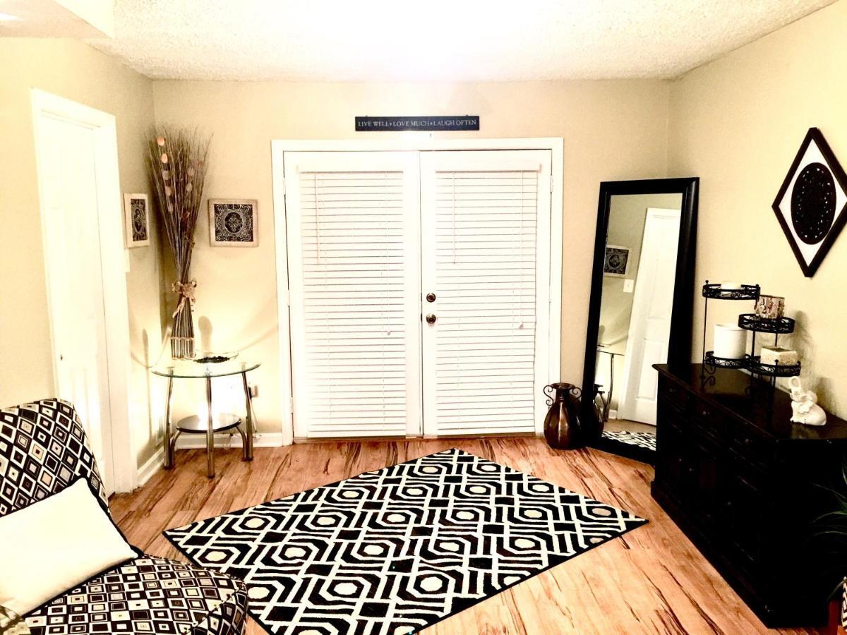 The Haven At Charity House Apartment Waldorf Exterior photo