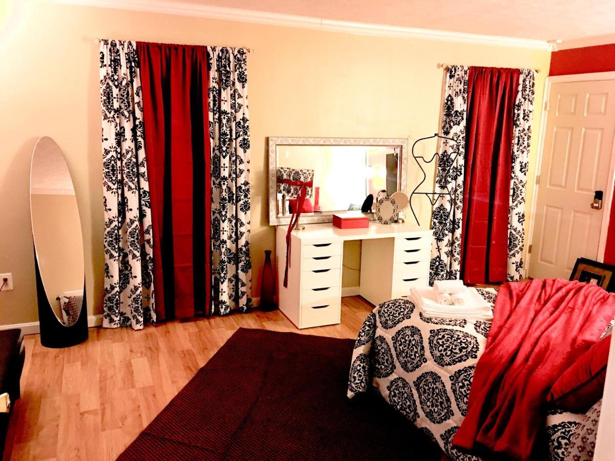 The Haven At Charity House Apartment Waldorf Exterior photo