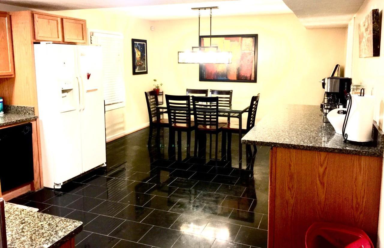 The Haven At Charity House Apartment Waldorf Exterior photo